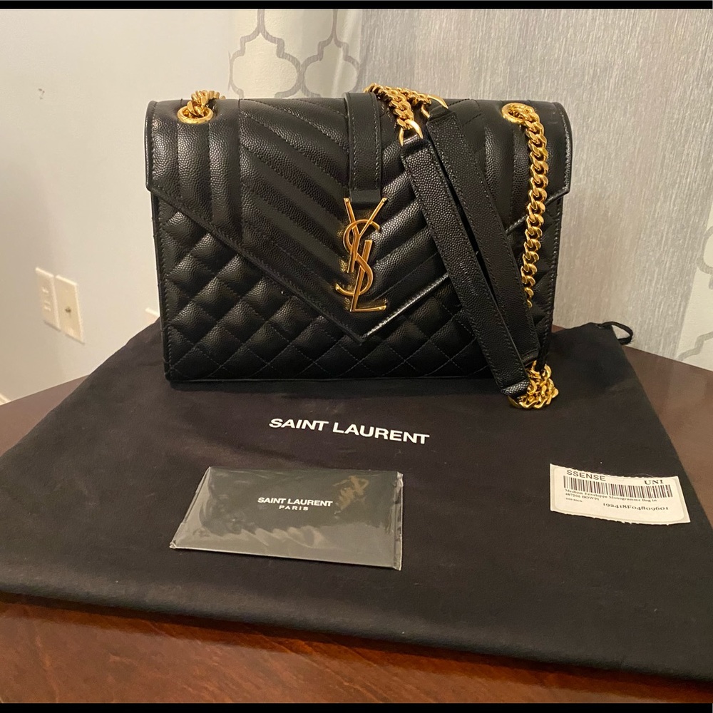 Saint Laurent Medium Envelope Bag in Black - Picture 2 of 13